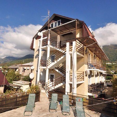 U Ruslana Guest House Gagra Dış mekan fotoğraf
