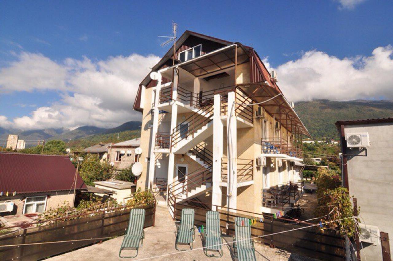 U Ruslana Guest House Gagra Dış mekan fotoğraf